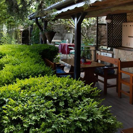 Старата Баkалия The Old Grocery, Guest Rooms Baltjik Exteriör bild