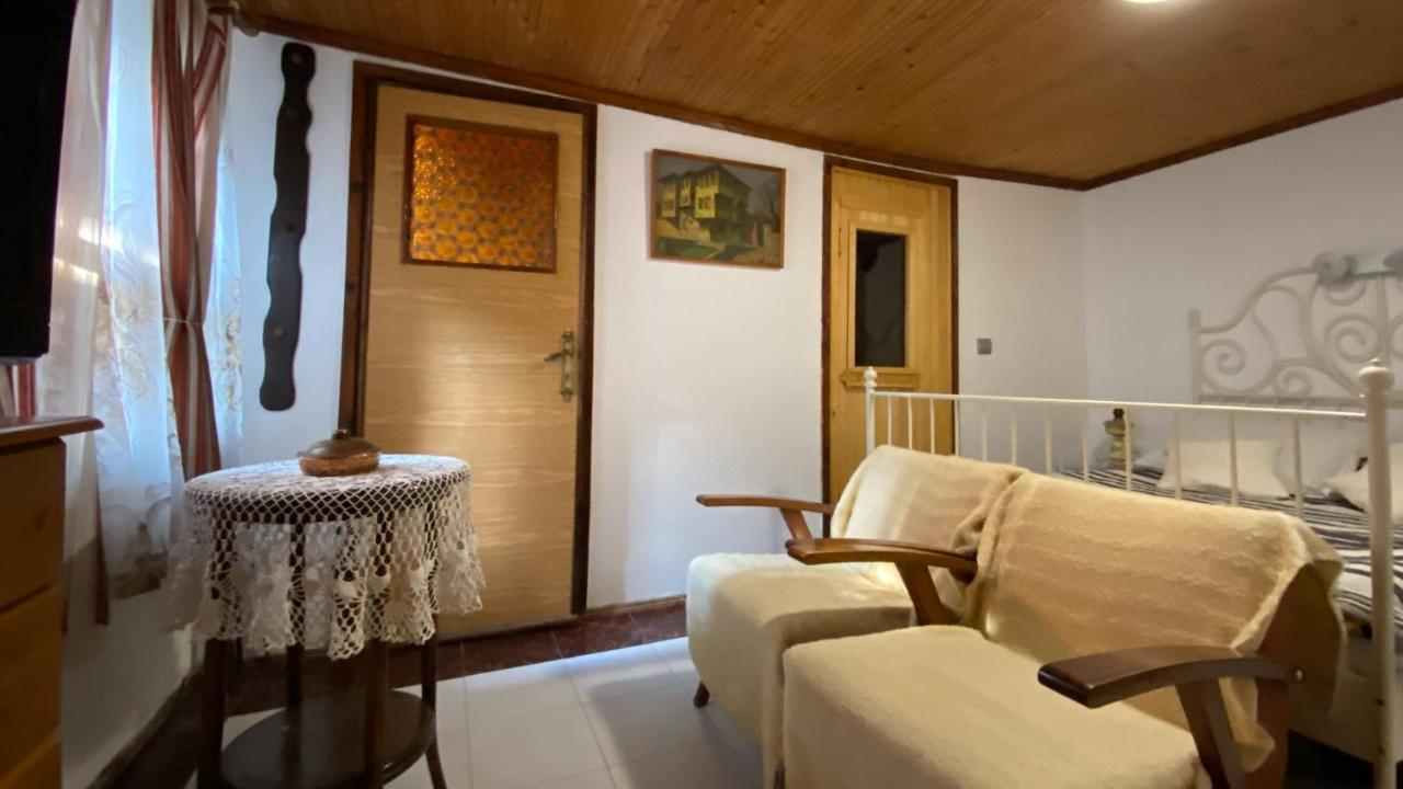 Старата Баkалия The Old Grocery, Guest Rooms Baltjik Exteriör bild