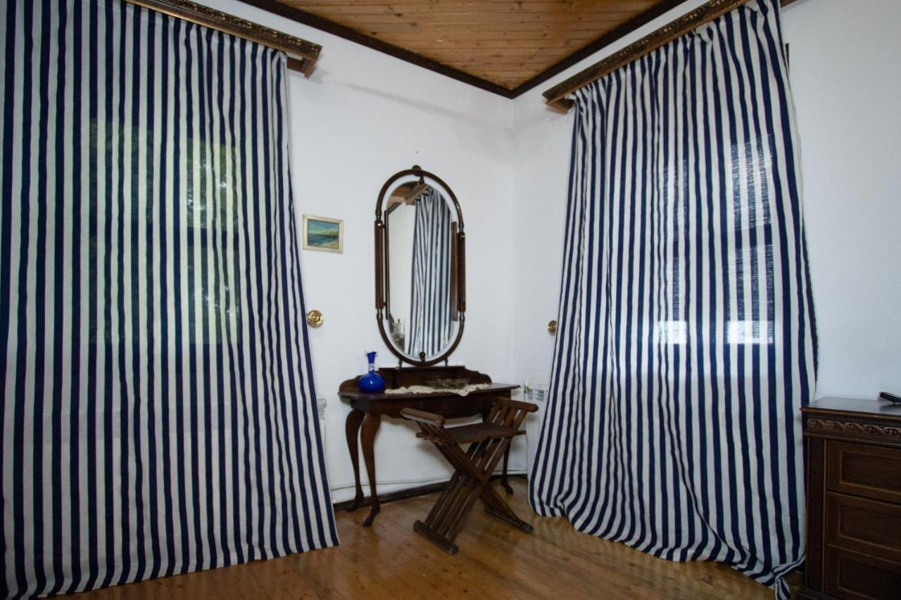 Старата Баkалия The Old Grocery, Guest Rooms Baltjik Exteriör bild