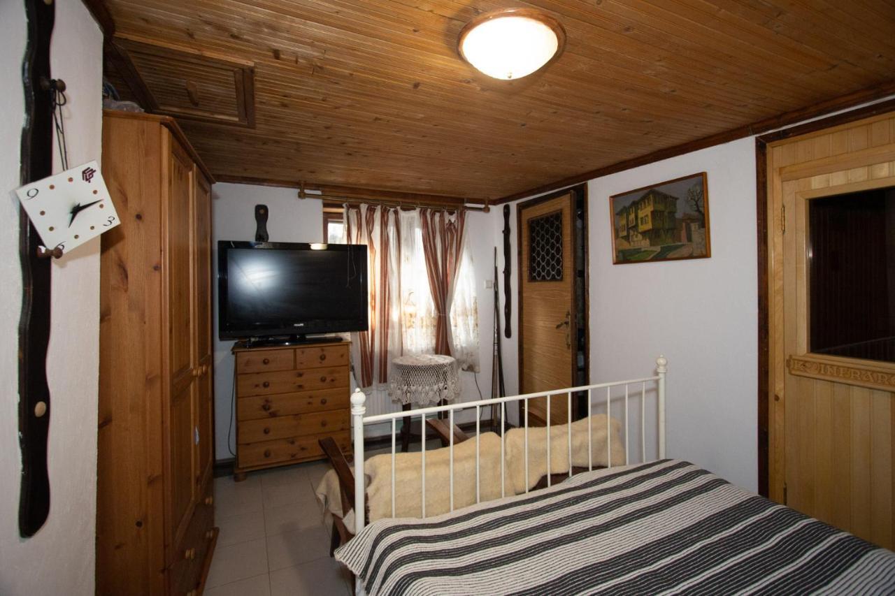Старата Баkалия The Old Grocery, Guest Rooms Baltjik Exteriör bild