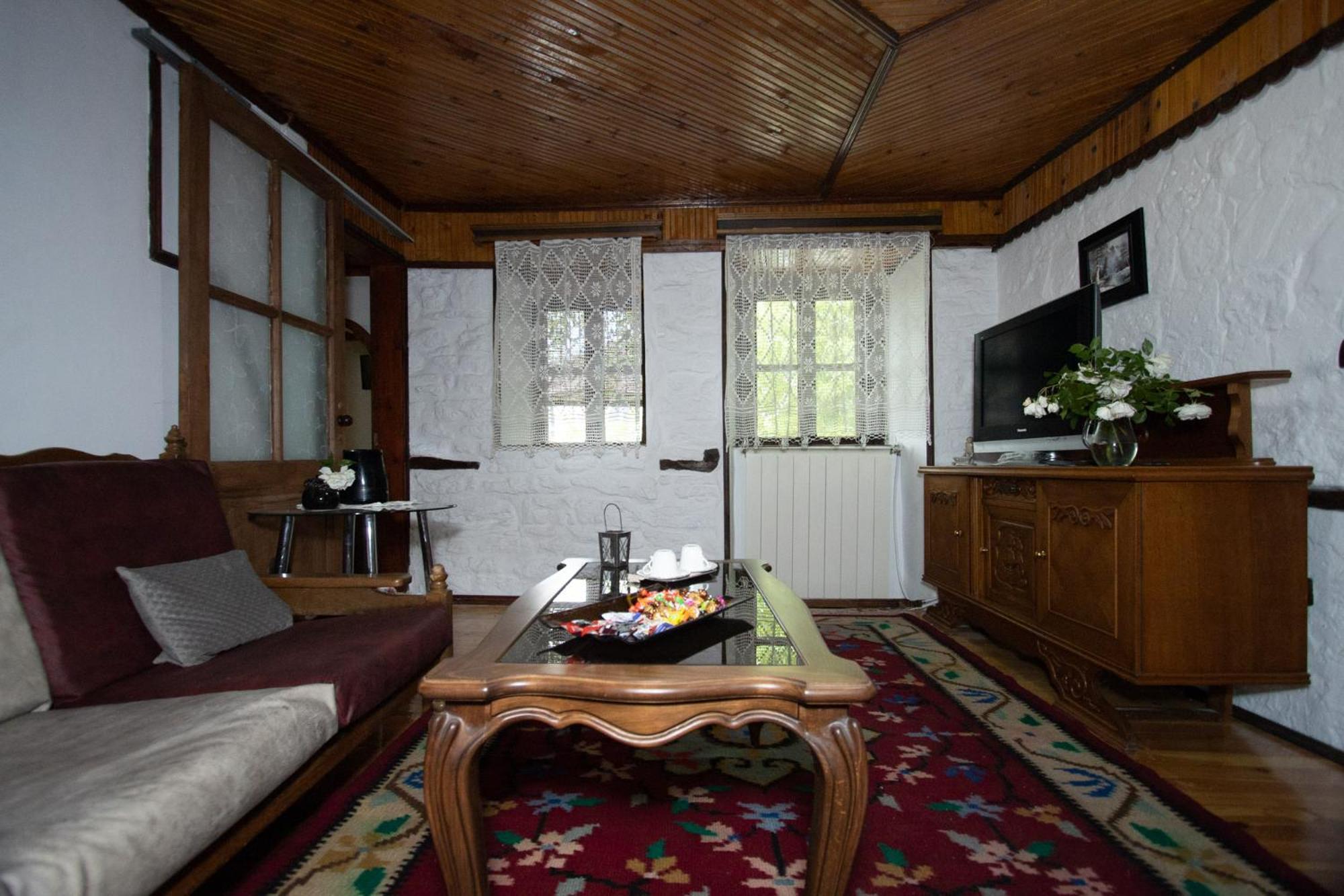 Старата Баkалия The Old Grocery, Guest Rooms Baltjik Exteriör bild