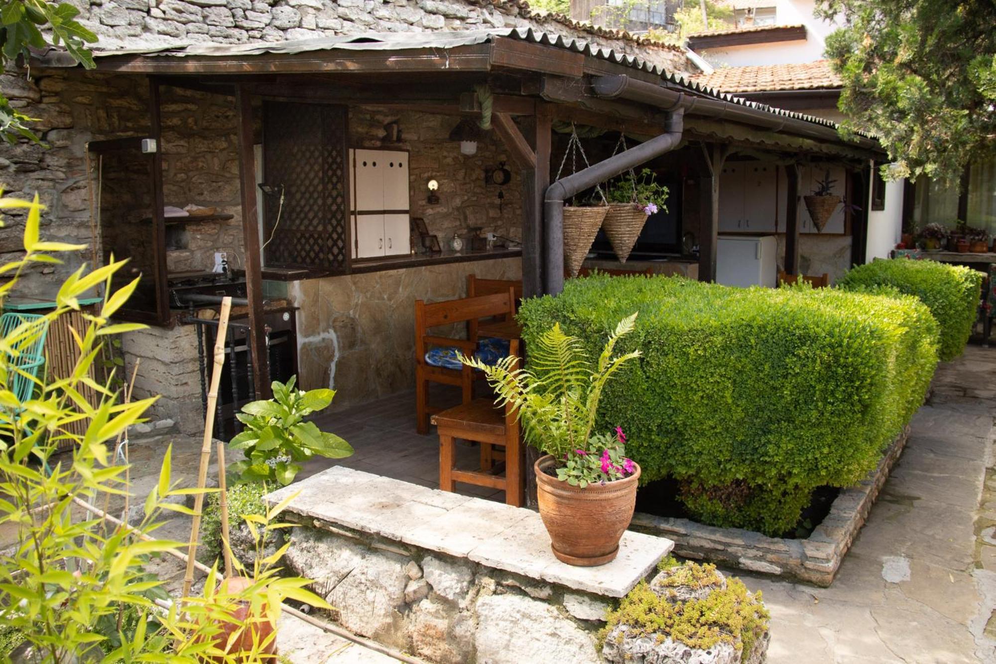 Старата Баkалия The Old Grocery, Guest Rooms Baltjik Exteriör bild