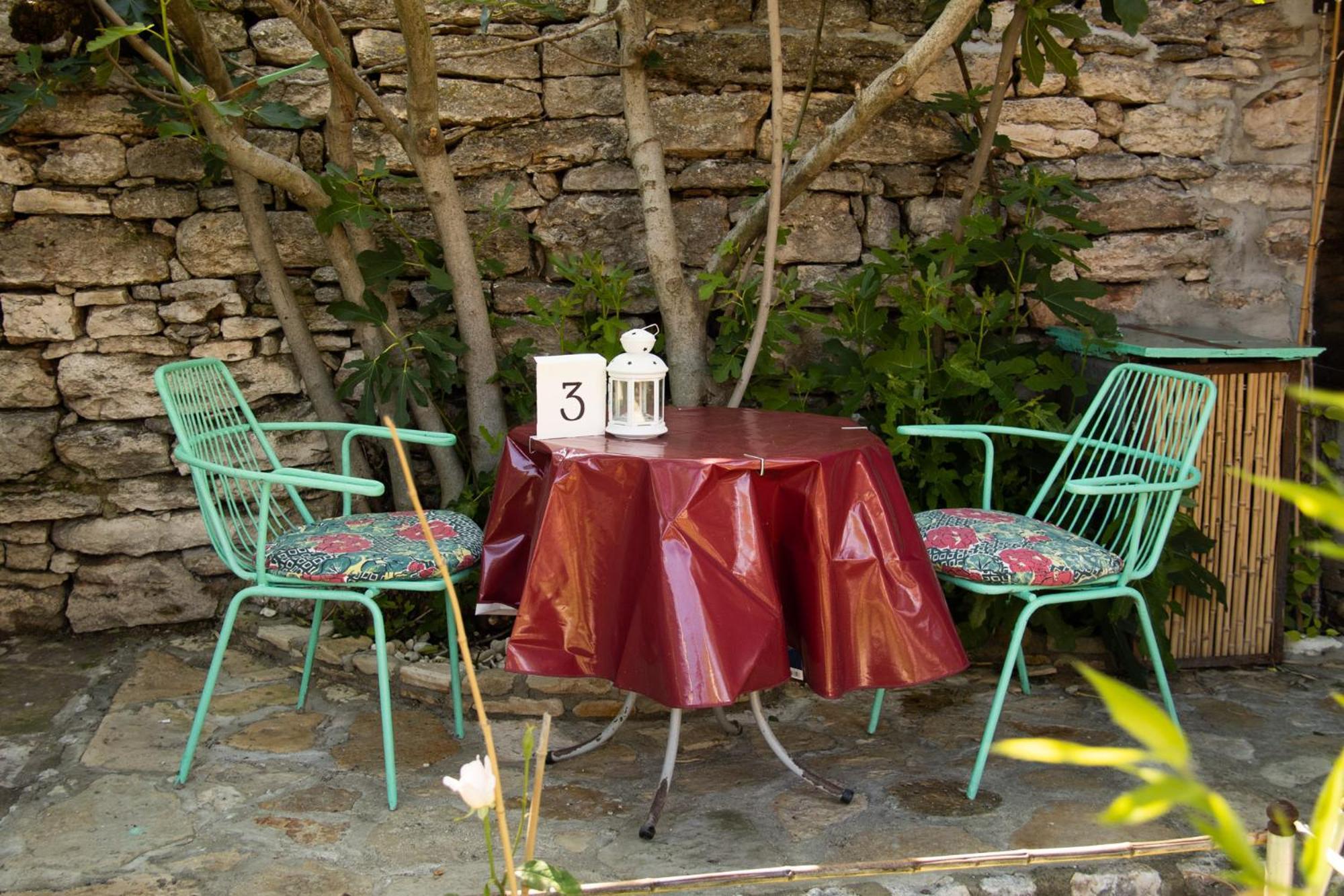 Старата Баkалия The Old Grocery, Guest Rooms Baltjik Exteriör bild
