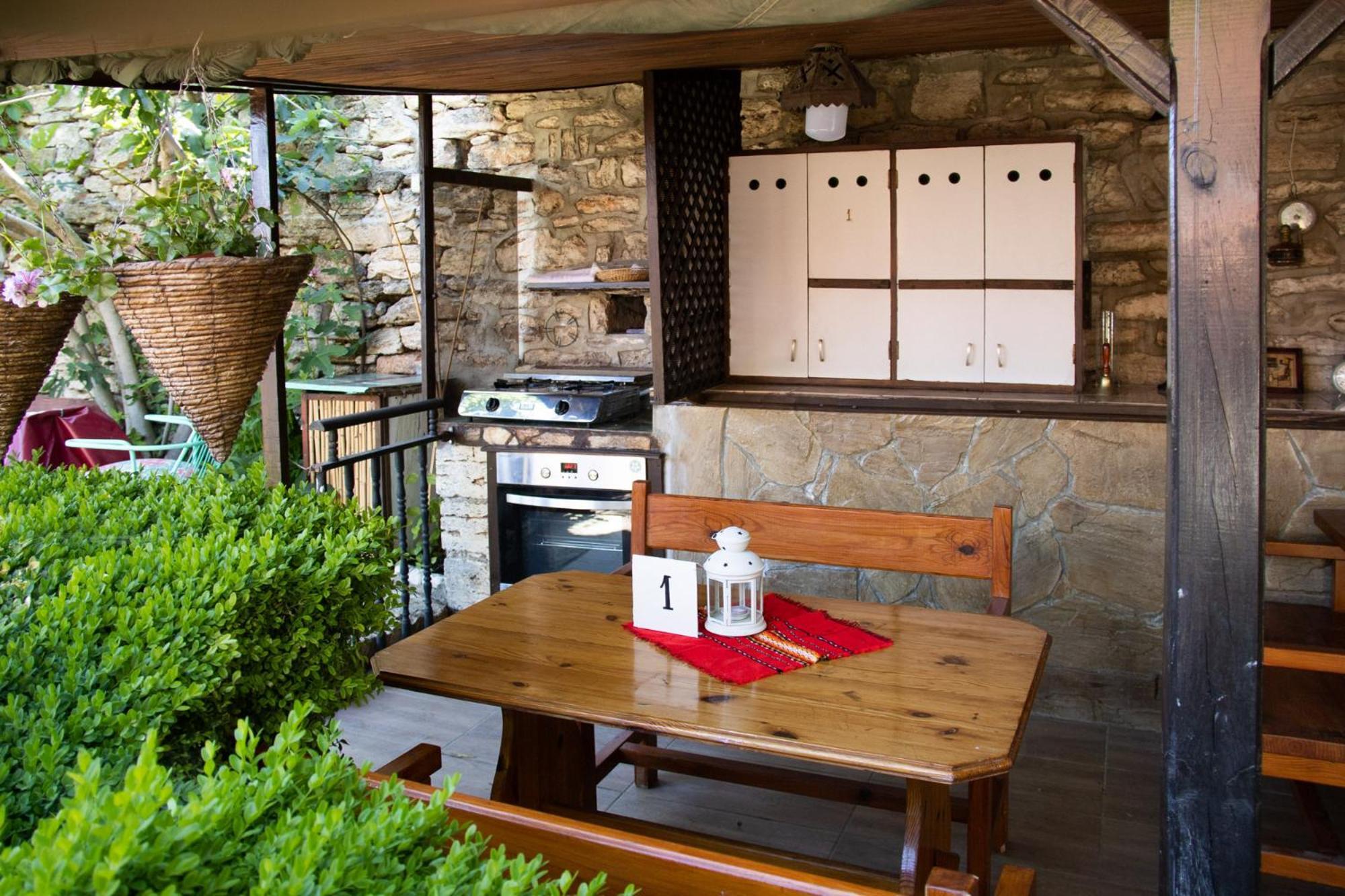 Старата Баkалия The Old Grocery, Guest Rooms Baltjik Exteriör bild