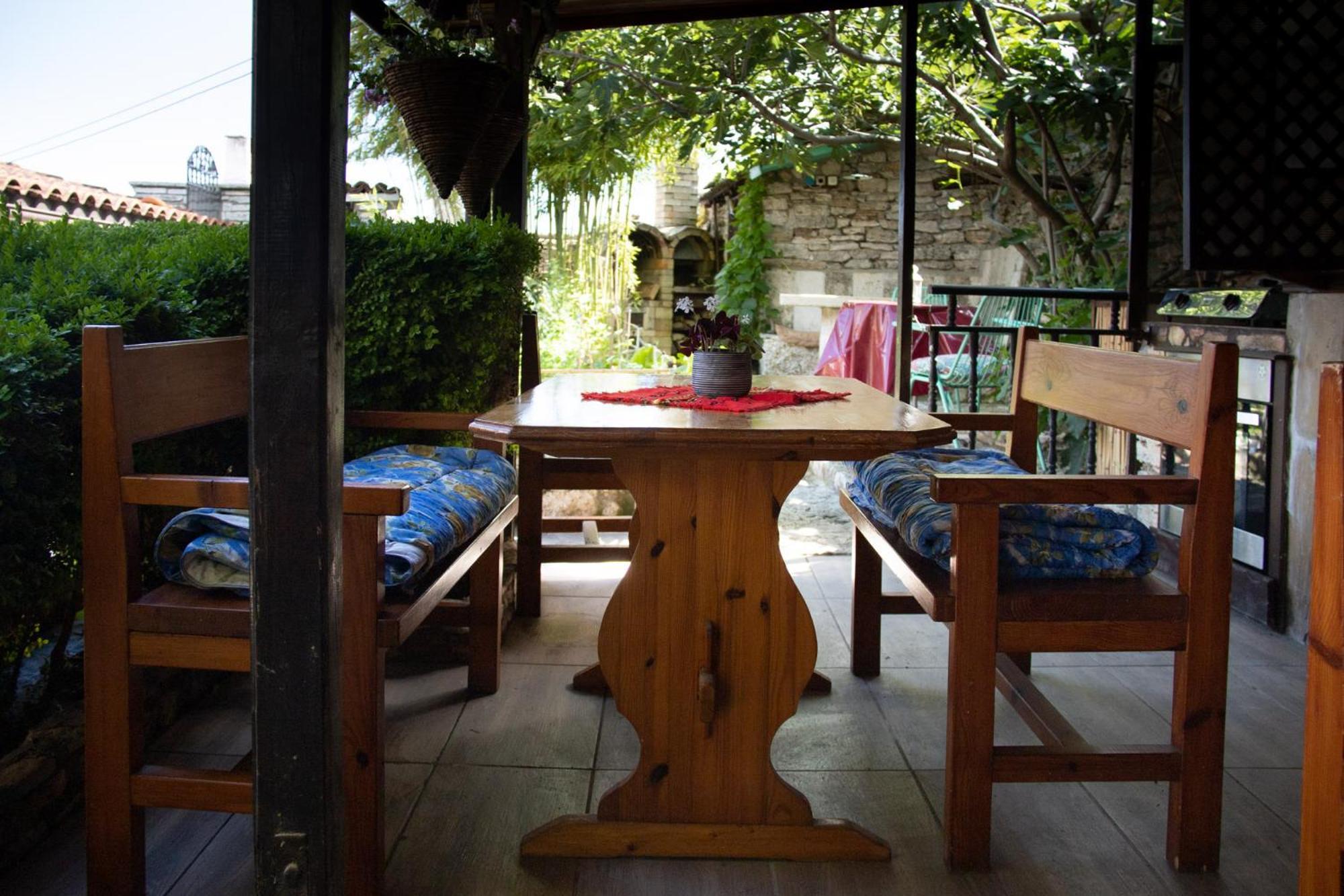 Старата Баkалия The Old Grocery, Guest Rooms Baltjik Exteriör bild