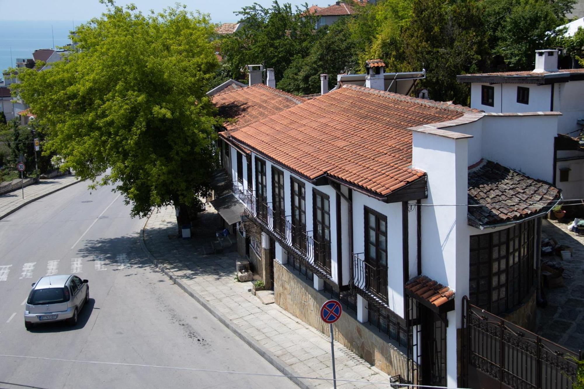 Старата Баkалия The Old Grocery, Guest Rooms Baltjik Exteriör bild